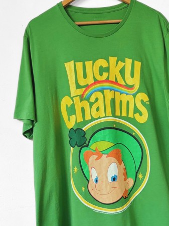 CAMISETA LUCKY CHARMS