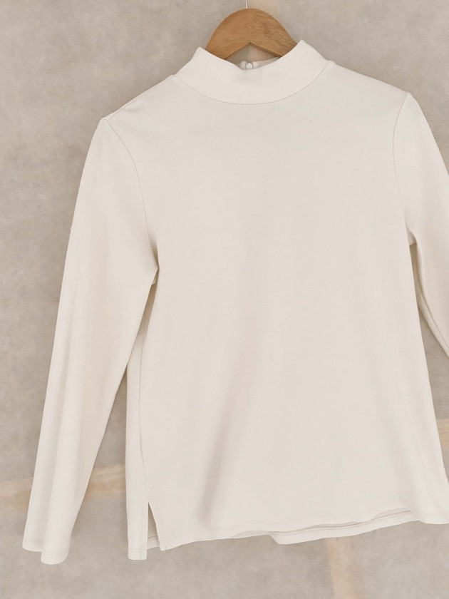 BLUSA BLANCA CUELLO ALTO